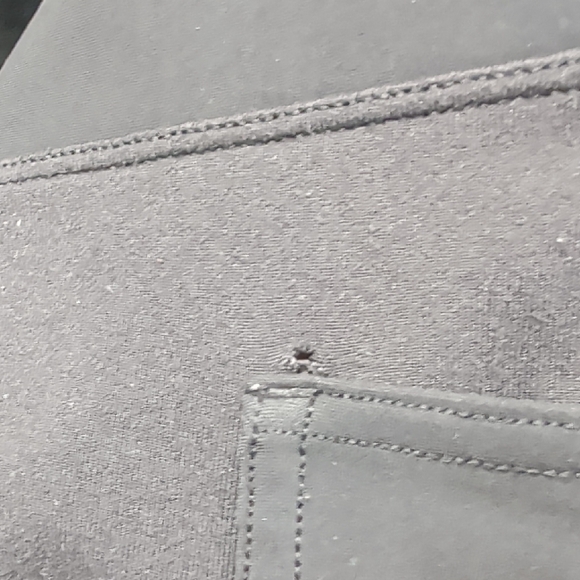 ALO Yoga Black Leggings - Picture 5 of 5